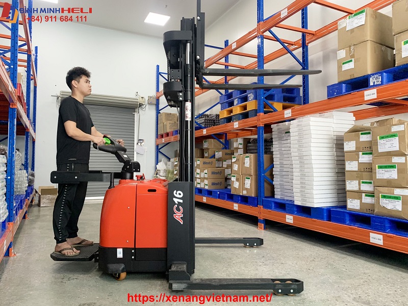 Xe Nâng Tay Cao 2 Tấn Tại Hải Phòng