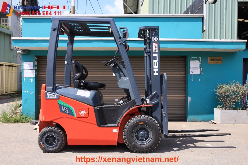 Xe Nâng Điện Ngồi Lái 1.5 Tấn