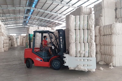 Xe Nâng Kẹp Sợi Vuông