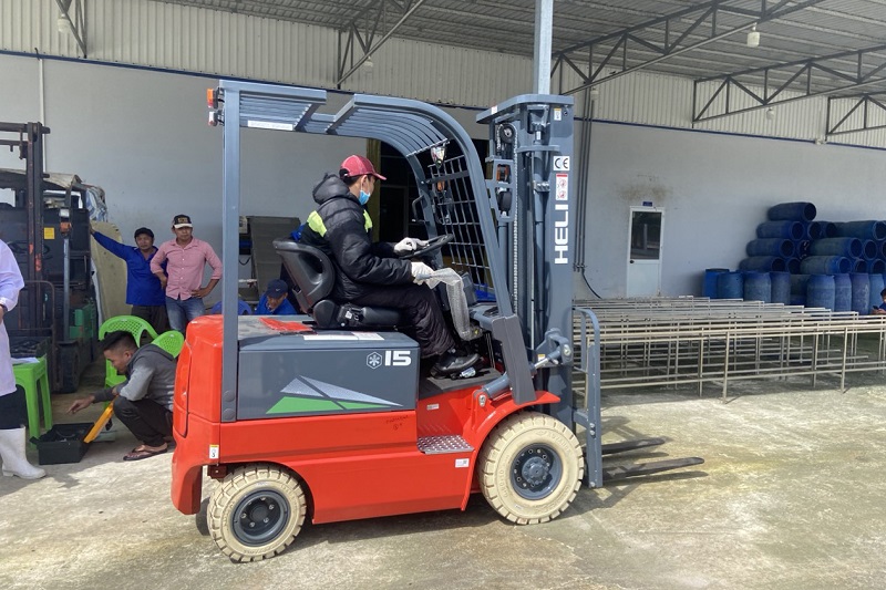 Xe Nâng Điện Kho Lạnh 1.5 Tấn Tại Tây Nam Bộ