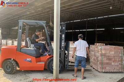 Xe Nâng Dầu 3 Tấn Tại Bắc Giang