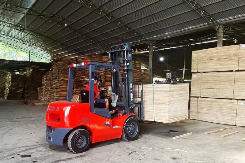 Xe Nâng Dầu HELI 3 Tấn