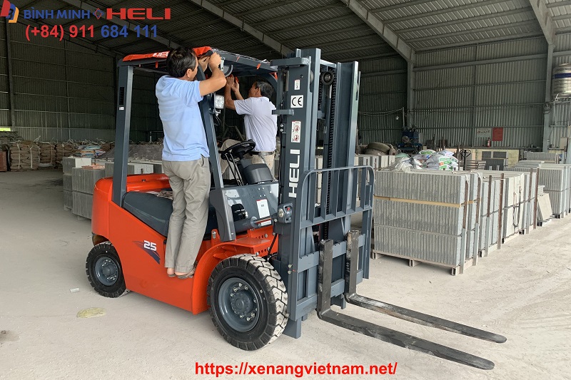 Xe Nâng Dầu 2.5 Tấn HELI Tại Thủy Nguyên Hải Phòng