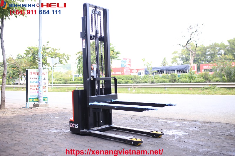 xe nâng tay cao 1.5 tấn chạy điện
