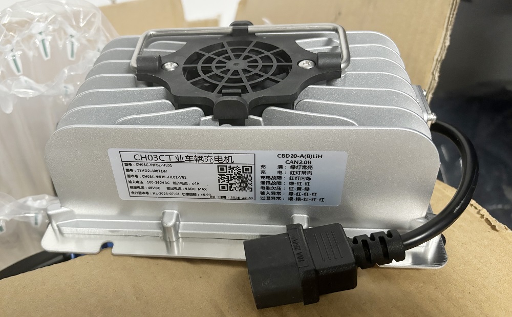 Thay-the-bo-sac-xe-nang-Tay-CBD20-ALIH