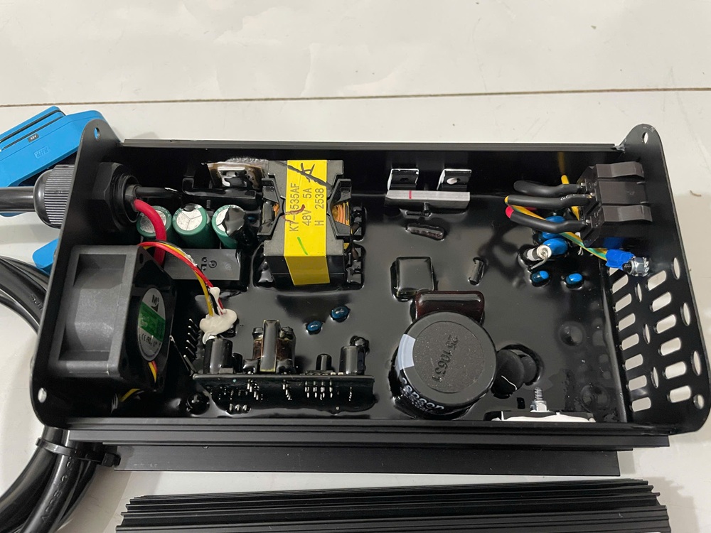 Cau-tao-bo-sac-xe-nang-tay-dien