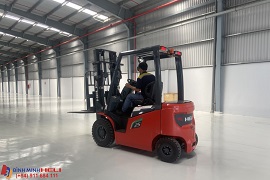 xe nâng điện ngồi lái 2.5 tấn pin lithium